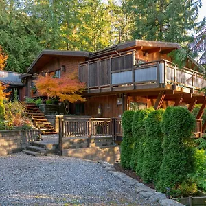 Coastal Fox Den Apartment Sechelt