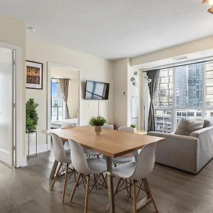3 Bedroom Beside Cn Tower With Parking Downtown Toronto